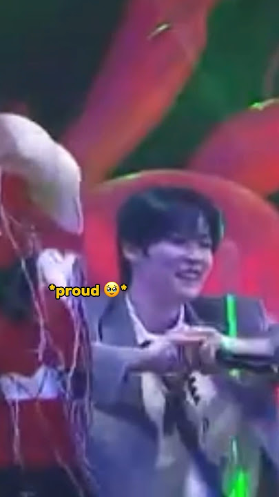 Changbin's reaction when Lee know wished him a happy birthday 🥹💗 #kpop