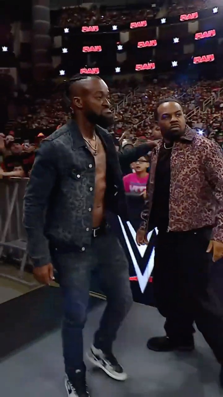 Xavier Woods and Kofi Kingston are just gonna have to get used to hearing “NEW DAY SUCKS!” ? #WWERaw