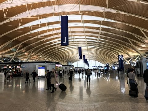 Inside Terminal 2 Shanghai Pudong International Airport PVG