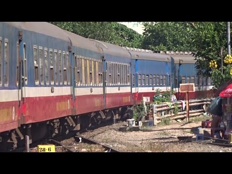 Video Cận Cảnh Đoàn Tàu Lăn Bánh Khởi Hành Rời Ga Biên Hòa... - youtube
