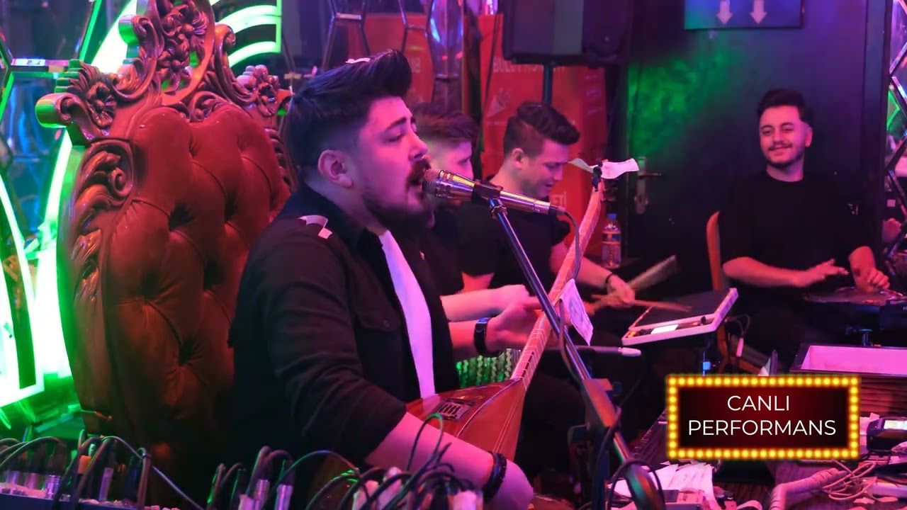 Ali Çini-Demedimmi-Yılana Bak (Canlı Performans)