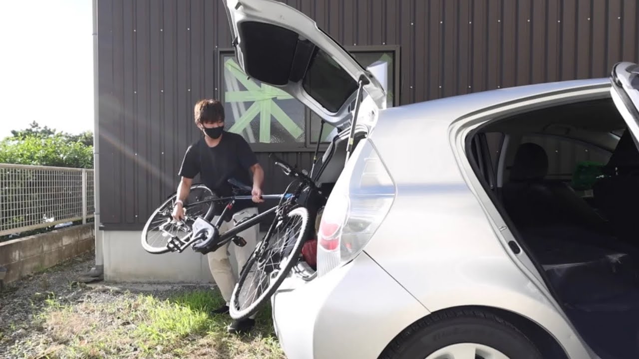 ｱｸｱ　自転車 Tb1eをアクアに積むことは出来るのか検証 - YouTube