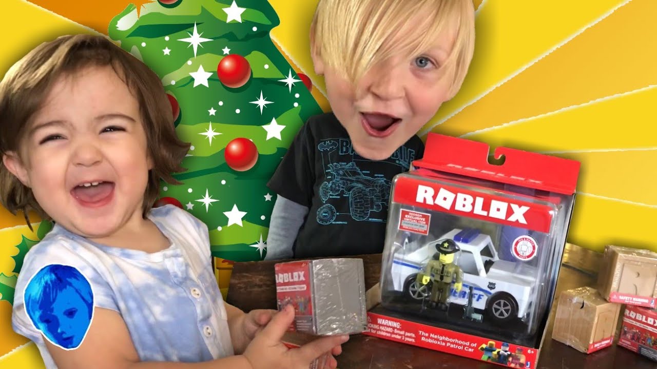 Sheriff Neighborhood Of Robloxia Patrol Car Mom Surprised Me With New Robloxtoys Youtube - roblox the neighborhood of robloxia patrol car vehicle walmart