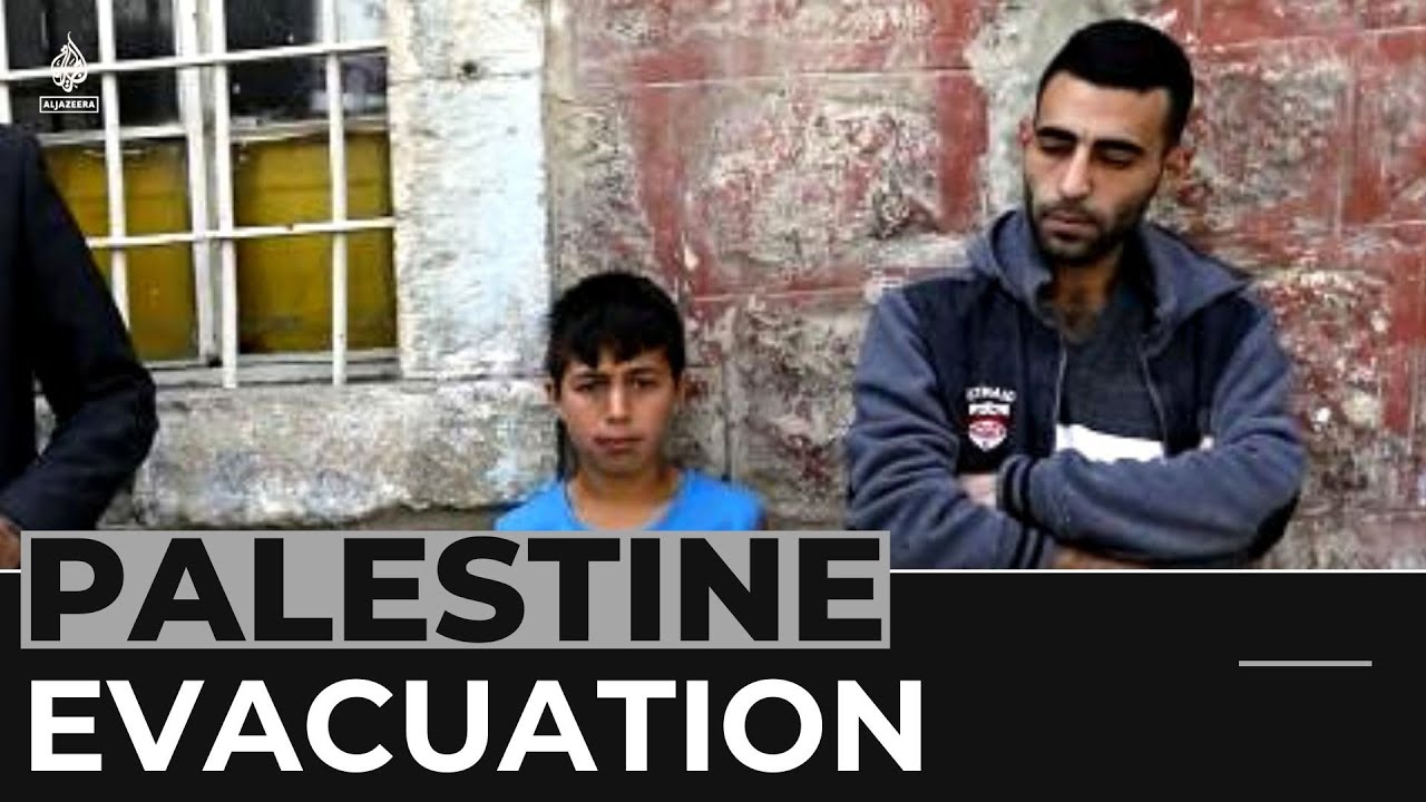أُجبرت جالية فلسطينية على إخلاء قرية بعد هجمات إسرائيلية