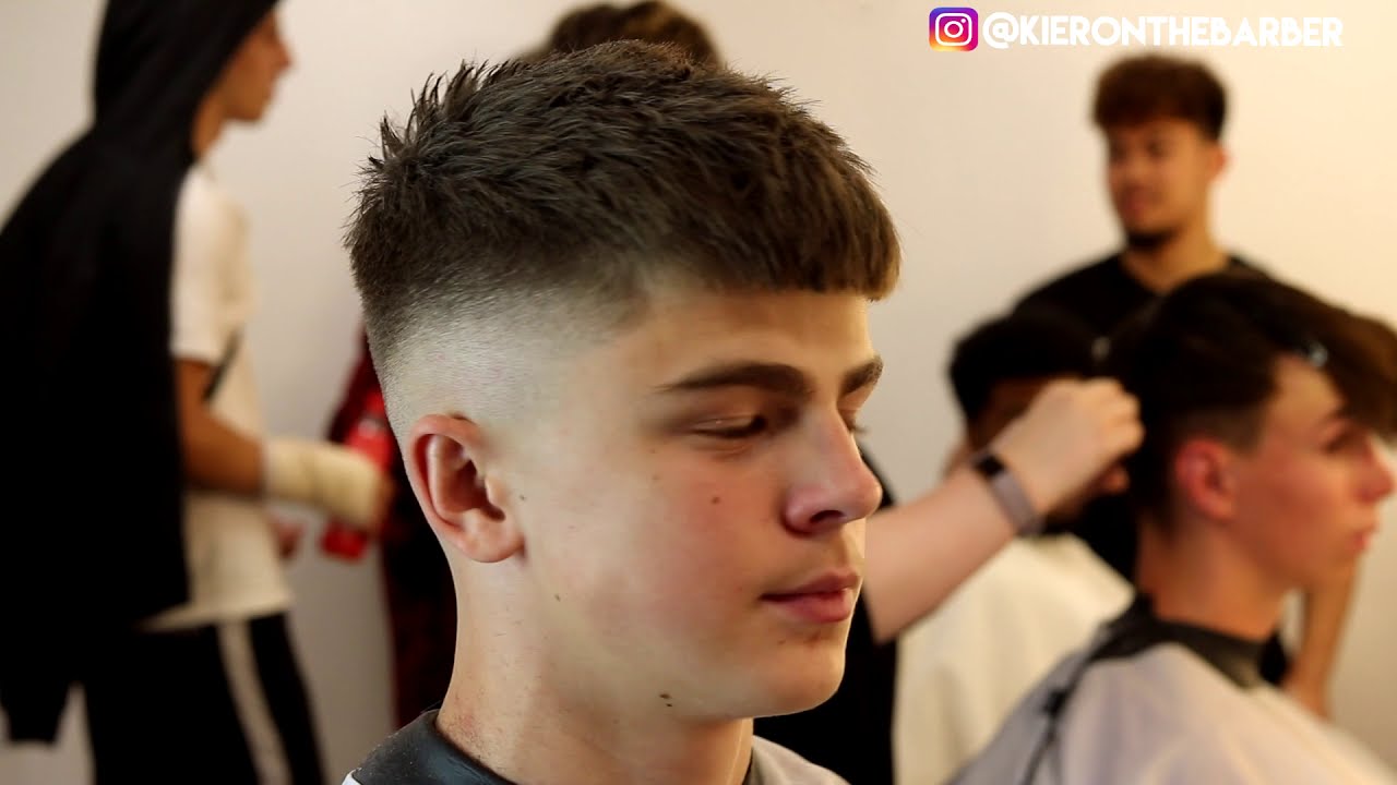 SKIN FADE CROP // 15-МИНУТНЫЙ УРООК ПО ВОЛОСАМ //