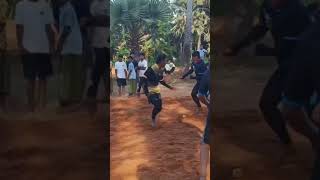 Pemain Bola Kasti Dengan Skil Yang Lincah