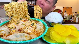 만화방 떡만두라면 세트.. 그 시절 부자들만 먹을 수 있었던 라면 MUKBANG