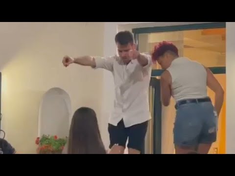 Χορεύοντας πάνω στα