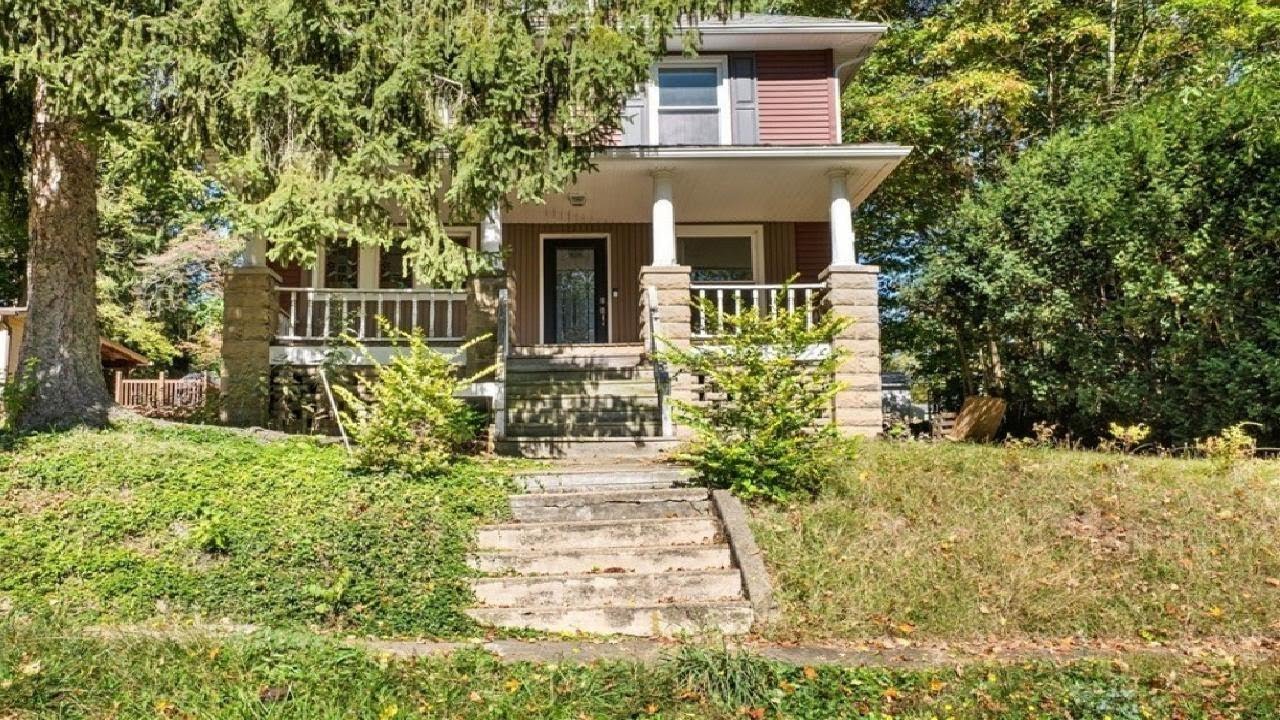 4563 Franklin Street, Mantua, OH Presented by Kathleen Jaczo.