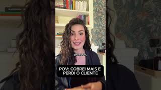 AUTÔNOMO: Como cobrar MAIS e não perder cliente (o truque que ninguém te conta!)
Você é autônomo e seu cliente sempre pede desconto? Chega de perder dinheiro! Aumentar o valor da sua assessoria de vistos pode parecer um desafio, mas a Nathalia Arcuri vai te mostrar que não é. Descubra como agregar valor ao seu serviço para que o cliente não só pague mais, mas queira pagar mais, sem chorar por desconto. É hora de parar de comparar seu trabalho com o da concorrência e criar seu próprio diferencial, porque dinheiro é que nem escola: ou você aprende, ou ele te ensina a cobrar o que você realmente vale.
Neste vídeo, vamos desmistificar a tabela de preços e te dar a chave para cobrar o justo pelo seu tempo e expertise. Entenda por que um serviço tabelado não precisa ser um limitador e como um luxozinho ou uma conveniência podem transformar a percepção do seu cliente. Prepare-se para virar o jogo, valorizar seu trabalho e, finalmente, colocar o poder do dinheiro nas suas mãos, porque a sua independência financeira começa agora. Chega de trabalhar de graça!
#Autonomo #ComoCobrarMais #MePoupe #NathaliaArcuri #Empreendedorismo #FinancasParaAutonomos #ValorDoMeuTrabalho #DicasFinanceiras #SemDesconto #ShortsBrasil AUTÔNOMO: Como cobrar MAIS e não perder cliente (o truque que ninguém te conta!)