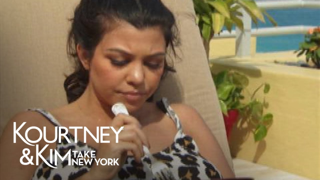 Kourtney And Khloé Sex Starved Kourtney And Kim Take New York Bonus