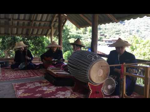 Lom Luang Fusion Music : เพลง ม่อนแม่ก๊ะเปียง วงลมหลวง ( Mea Ka Piang 's valley