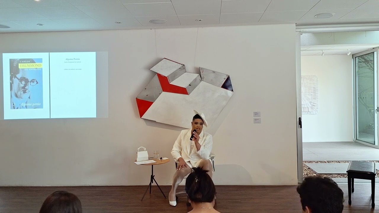 Prosa do Vestibular 2024 | "Alguma poesia" de Carlos Drummond de Andrade com Senhorita Bira