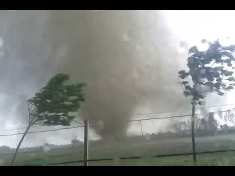 TORNADO A CASTELFRANCO EMILIA - Tornado in northern Italy, Castelfranco Emilia - Modena