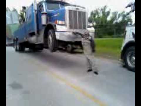 tow truck fails trying to move stuck over sized load in tulsa oklahoma