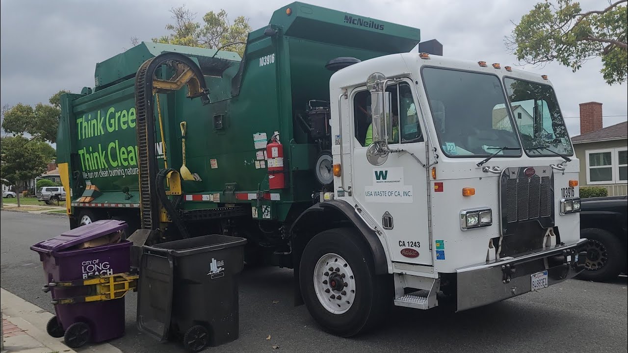 waste-management-103916-peterbilt-320-mcneilus-zr-garbage-truck