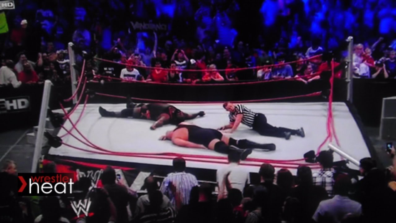WWE Big Show vs Mark Henry - Ring Collapse - Almost Died
