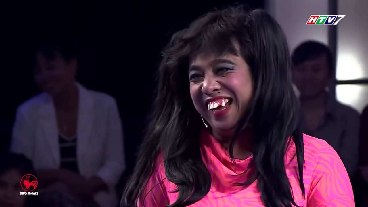 Tuyệt chiêu cãi lộn có MỘT KHÔNG HAI của fan cứng Việt Hương khiến Trấn Thành cười khà khà | DQC