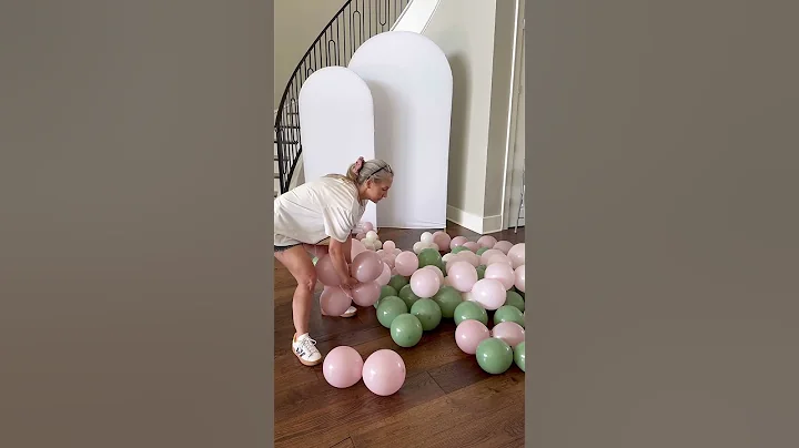 Baby Shower Balloon backdrop #party #partydecorations #diy #diypartydecor #balloon