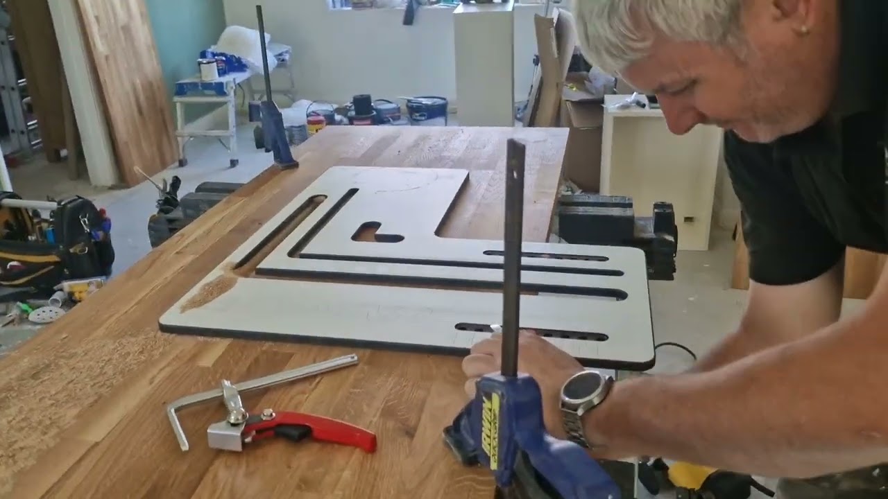 HOW TO CUT OUT FOR A BELFAST/BUTLER SINK START TO FINSH IN TO A OAK BUTCHER BLOCK WORK TOP