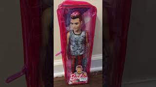 fashionista Ken doll #176 unboxing and review.