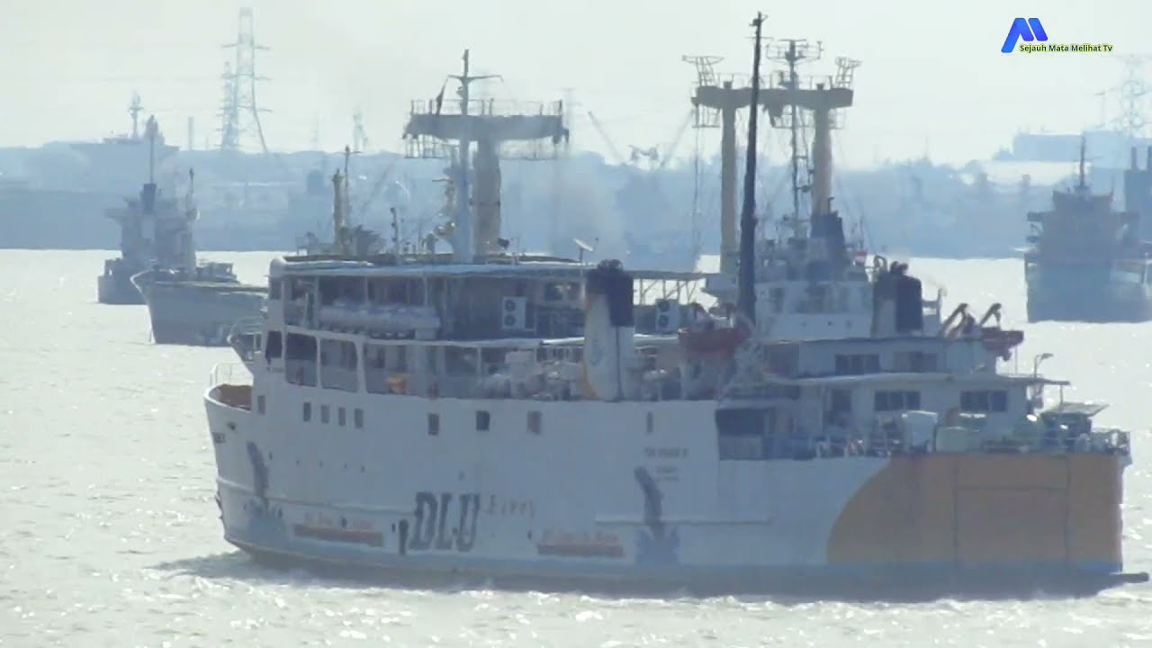 Kapal KM Kirana III menuju Sampit