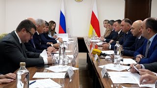 Алан Гаглоев провел совещание по вопросам социально-экономического развития Республики Южная Осетия