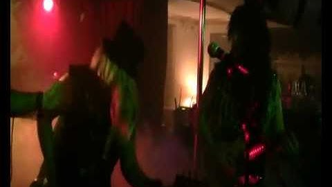 IRON PYTHON Piss For Free .wmv