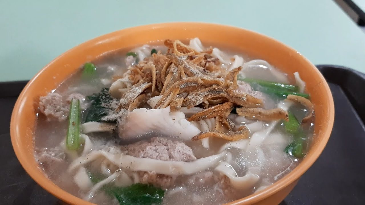 Old Airport Road Food Centre : QiuRong Ban Mian Seafood Soup. Back Again at this Stall