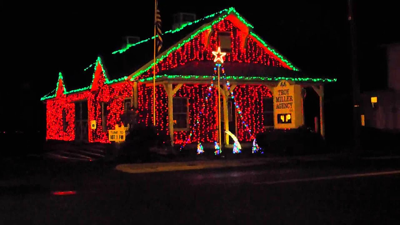 Thai lady first time ever seeing christmas light display , shreve Ohio