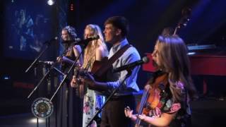 Video voorbeeld van "Shenandoah - The Petersens (LIVE) on Branson Country USA"