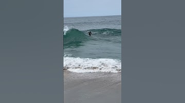That’s a Weird Wave! Pro Skimboarding is Wild.  Filmed by @jeremywhitneymedia #shorebreak #weird