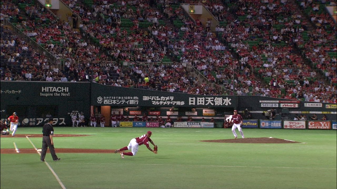 プロ野球パ 強い打球にも素晴らしい反応 Ajが守備で魅せる 14 09 26 H E Youtube