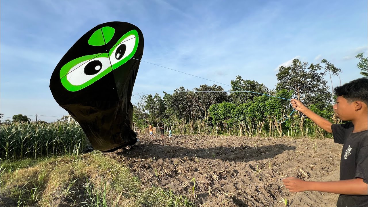 RESTORASI LAYANGAN CACING ALASKA BIG SIZE TIBA TIBA LANGSUNG DI TES TERBANG BOCIL DANIS