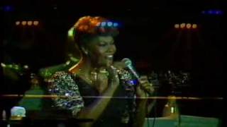 That&#39;s What Friends Are For - Dionne Warwick In Brazil 1993