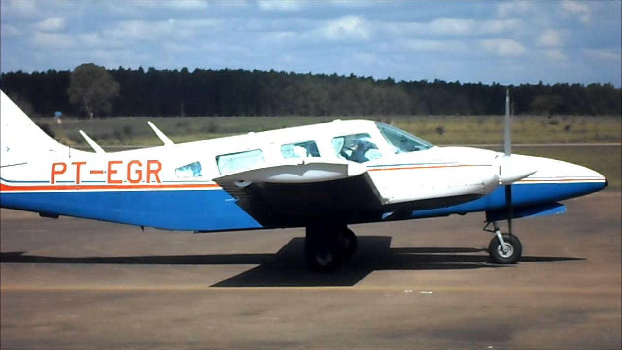 Seneca II decolando do aeroporto de patos de minasMG YouTube Seneca II decolando do aeroporto de patos de minasMG YouTube