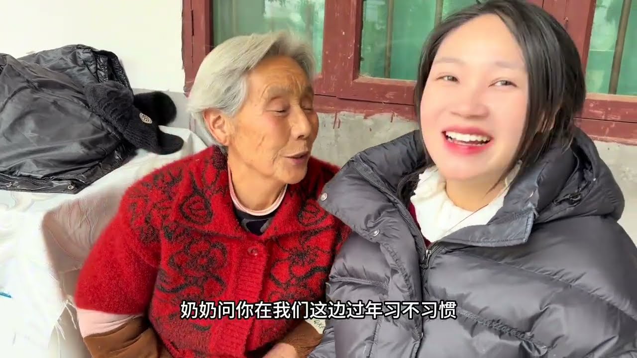 除夕跨国一家亲！两边亲家视频道祝福，外国媳妇被中国除夕团年饭二十道菜震惊！#团年饭 #三农