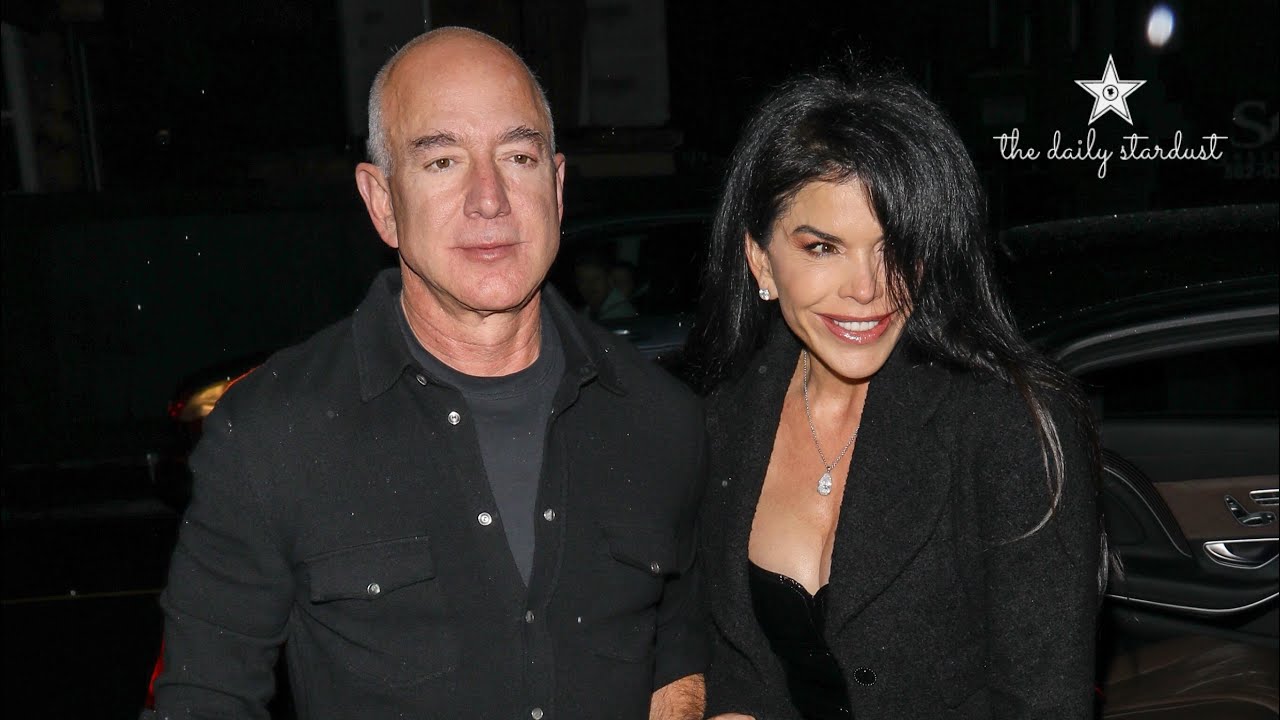 Jeff Bezos & Lauren Sanchez Are All Smiles While Having Romantic Dinner At Italian Restaurant