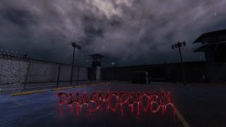 Phasmophobia: иногда кажется, что призрак готов выйти из дома прямо за мной.