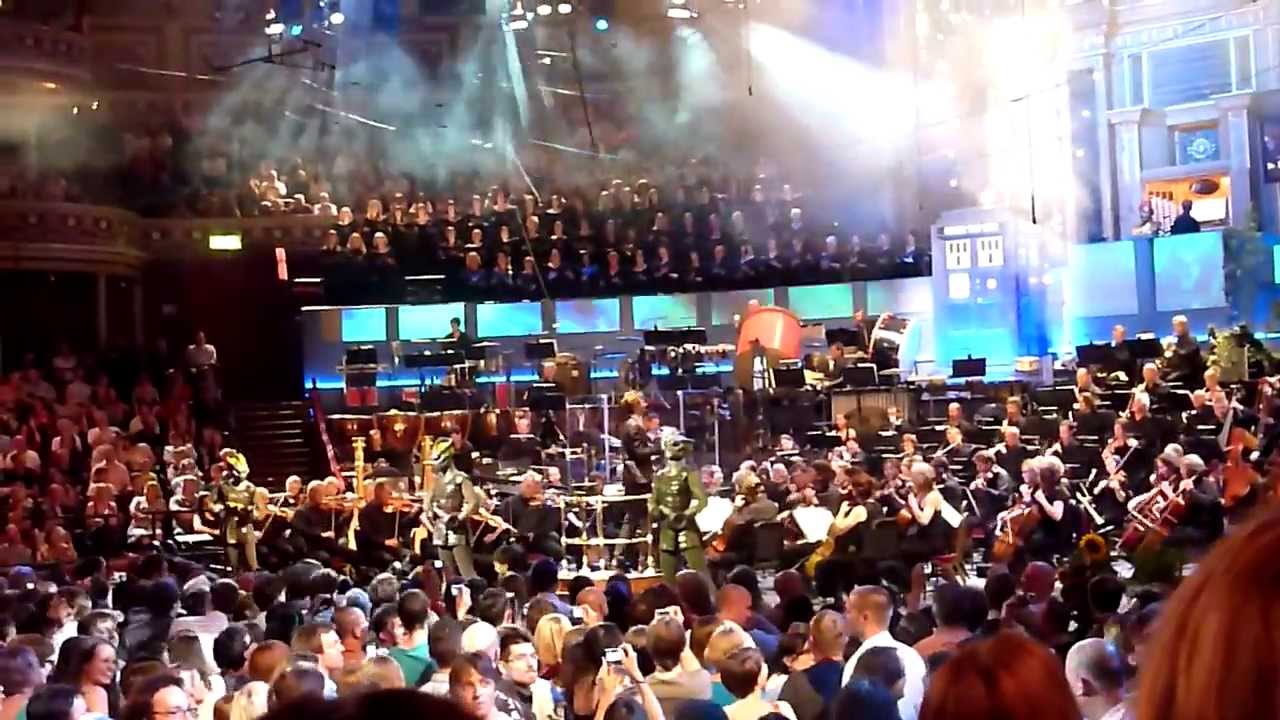 The Doctor Who Theme (Live) - 2010 Proms - YouTube