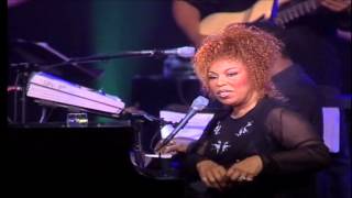 Download Mp3 Roberta Flack - THE CLOSER I GET TO YOU (Live) Gudang lagu Download Mp3 Roberta Flack - THE CLOSER I GET TO YOU (Live)