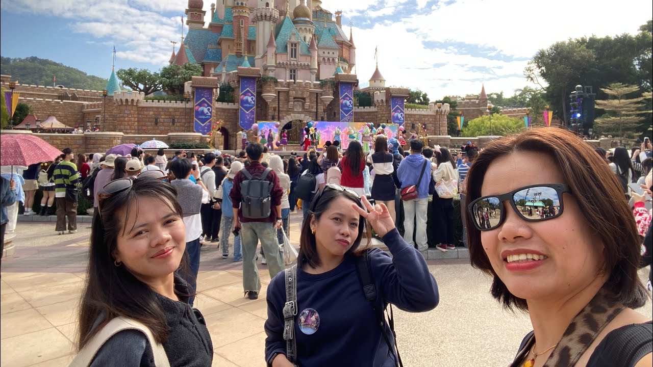 DISNEYLAND ADVENTURE 2025 || FROZEN