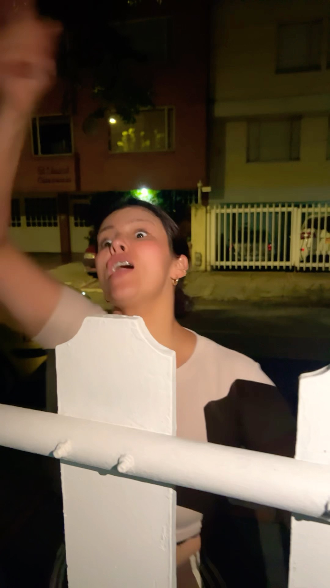 cuando mi mamá nos deja SOLOS #humor #cosasdefamilia #comedia #shortviral