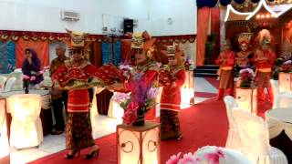 Download Lagu Tari Pasambahan pada Pesta Pernikahan Fitri \u0026 Rizal oleh Sanggar Tari Saayun Salangkah MP3