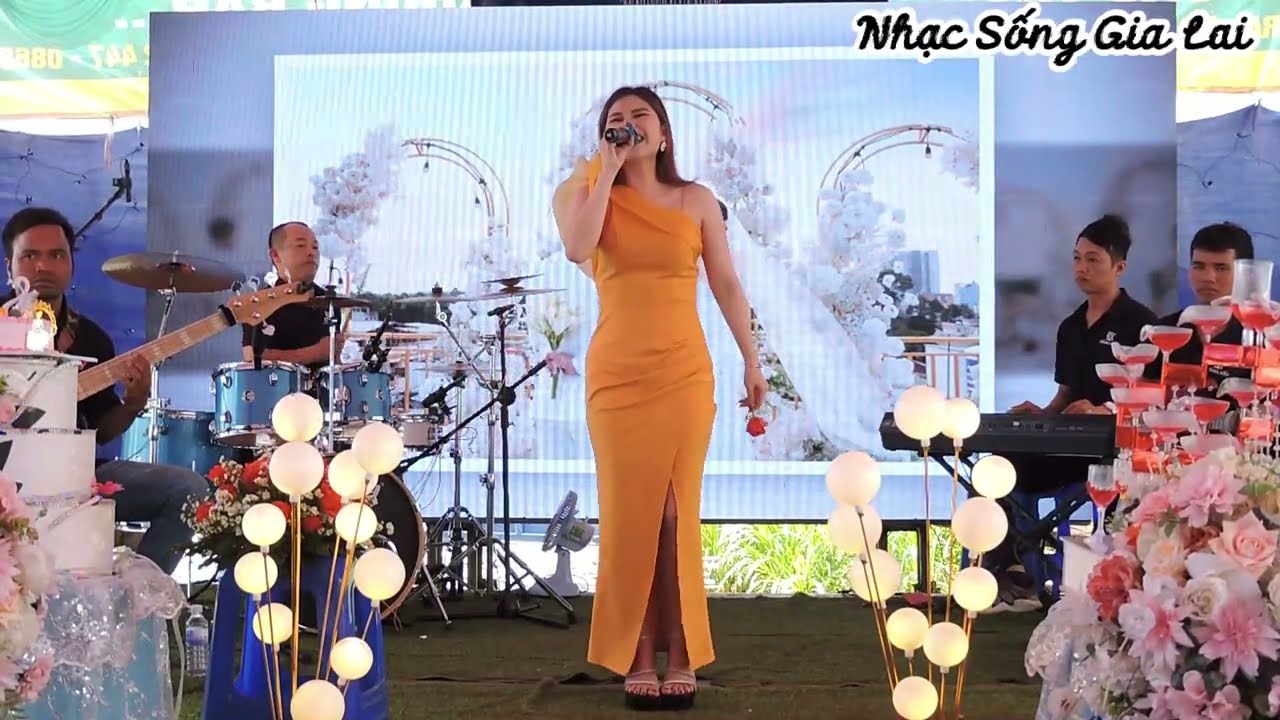 Vị Ngọt Đôi Môi | Mc Tuyết Trinh | Nhạc Sống Gia Lai