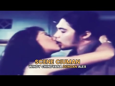 Scene Ciuman Windy Chindyana dengan Alex Dalam Film Balik Pelukan Laki-laki
