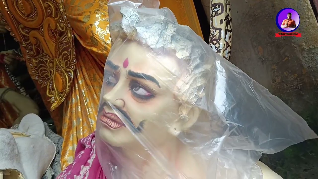 2024 সাল কুমরটুলির দূর্গা প্রতিমা প্রস্তুতি চলছে জোর কদমে।