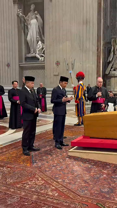 Bersama para pejabat, saya menghadiri pemakaman Paus Fransiskus mewakili Presiden.