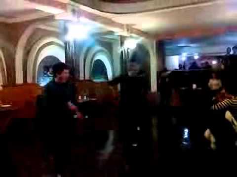 კახაბერი შვილებთან ერთად ცეკვავს ქისტურს