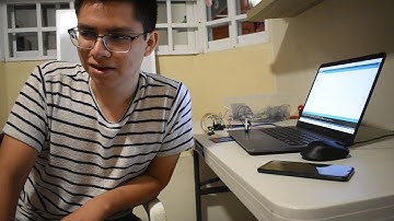 Servomotor moviendose con una contraseña